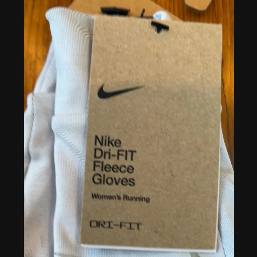 Nike Women’s Running Gloves Fleece White Black Activewear New Winter fall cold